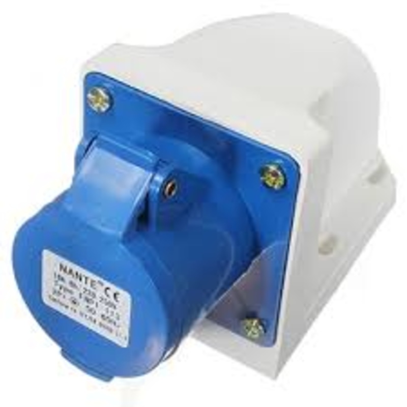 220V 16AMP WALL MOUNTED SOCKET